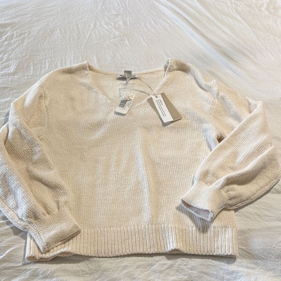 Tommy Bahama NWT Women's Chenille Cream V-Neck Sweater - Picture 3 of 9